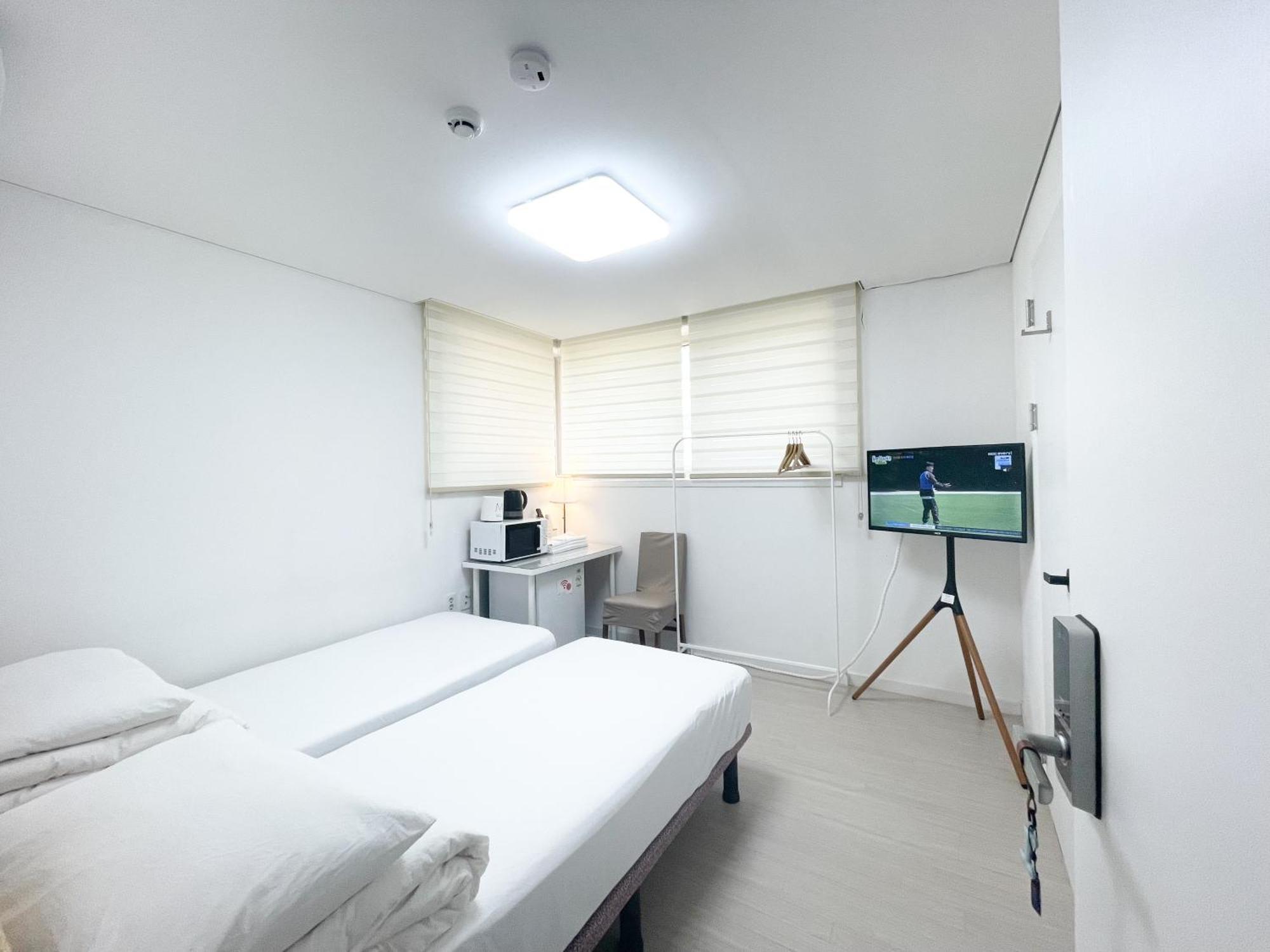 Koin Guesthouse Incheon Airport Room photo